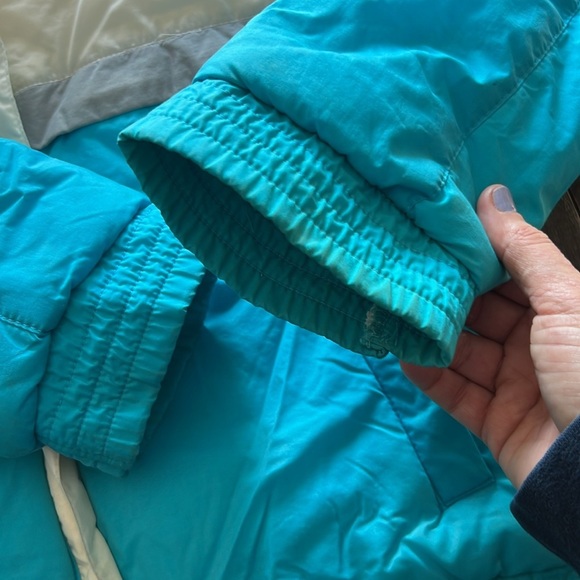 Vintage Snow Trails Medium White and Teal Ski Jacket - Picture 9 of 13